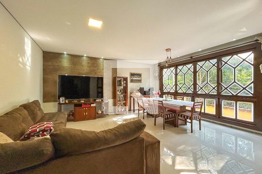 Casa à venda com 5 quartos, 180m² em Itapoã, Belo Horizonte