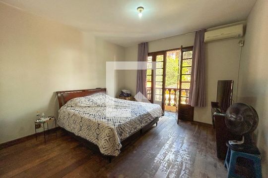 Casa à venda com 5 quartos, 180m² em Itapoã, Belo Horizonte