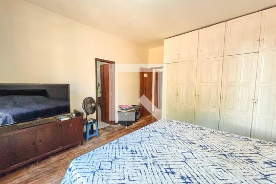 Casa à venda com 5 quartos, 180m² em Itapoã, Belo Horizonte