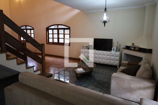 Casa à venda com 3 quartos, 720m² em Interlagos, São Paulo