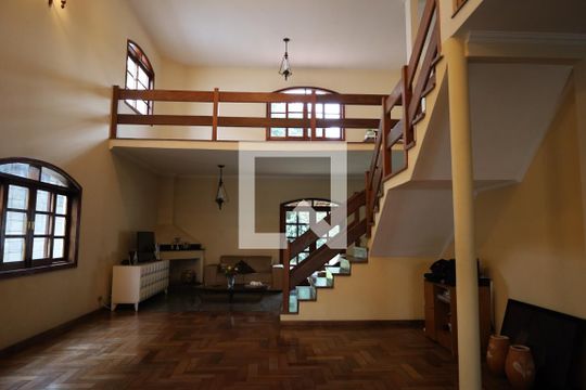 Casa à venda com 3 quartos, 720m² em Interlagos, São Paulo