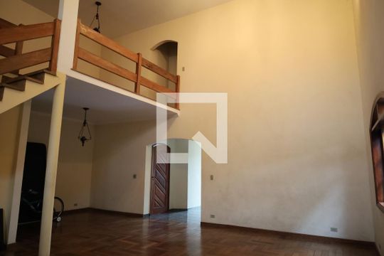 Casa à venda com 3 quartos, 720m² em Interlagos, São Paulo