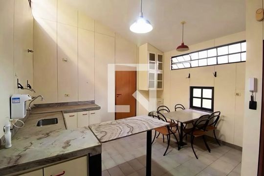 Casa para alugar com 4 quartos, 300m² em Jardim Karaíba, Uberlândia