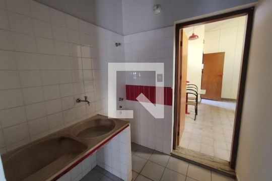 Casa para alugar com 4 quartos, 300m² em Jardim Karaíba, Uberlândia