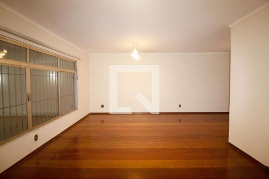 Casa à venda com 3 quartos, 196m² em Vila Anglo Brasileira, São Paulo