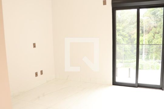 Suíte 1 de casa à venda com 5 quartos, 530m² em Residencial Goiânia Golfe Clube, Goiânia