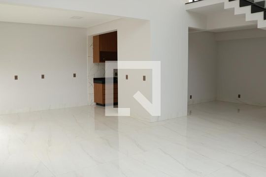 Sala de casa à venda com 5 quartos, 530m² em Residencial Goiânia Golfe Clube, Goiânia