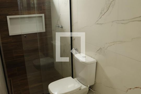 Banheiro da Suíte 1 de casa à venda com 5 quartos, 530m² em Residencial Goiânia Golfe Clube, Goiânia