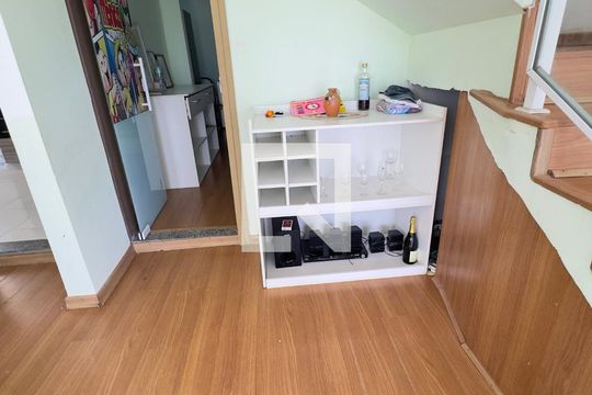 Sala de casa para alugar com 8 quartos, 800m² em Jardim Interlagos, Maricá
