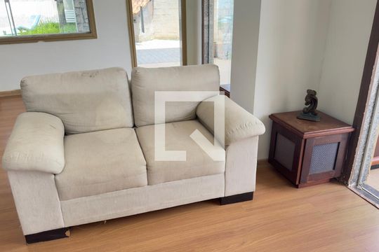 Sala de casa para alugar com 8 quartos, 800m² em Jardim Interlagos, Maricá