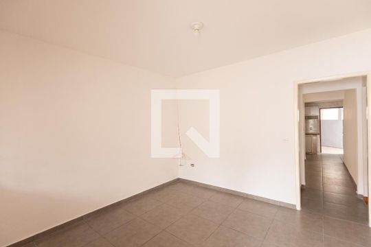 Sala de estar de casa para alugar com 3 quartos, 170m² em Vila Marari, São Paulo