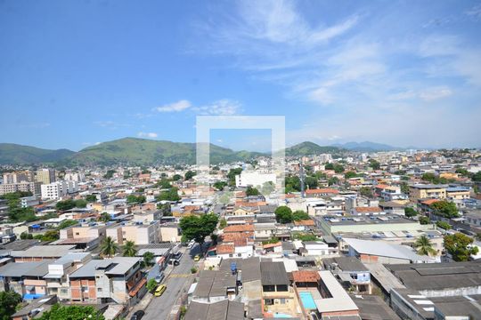 Viata do  Quarto 1 de apartamento para alugar com 2 quartos, 58m² em Cascadura, Rio de Janeiro