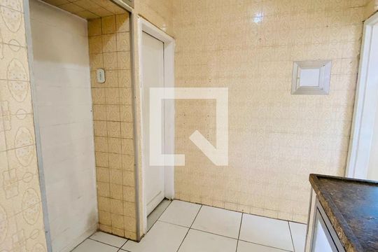 Cozinha de apartamento para alugar com 2 quartos, 67m² em Quintino Bocaiúva, Rio de Janeiro