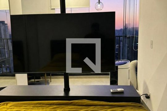 Sala / Quarto de apartamento à venda com 1 quarto, 25m² em Santo Amaro, São Paulo