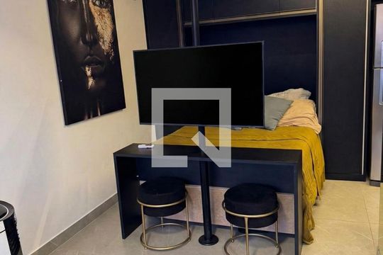 Sala / Quarto de apartamento à venda com 1 quarto, 25m² em Santo Amaro, São Paulo