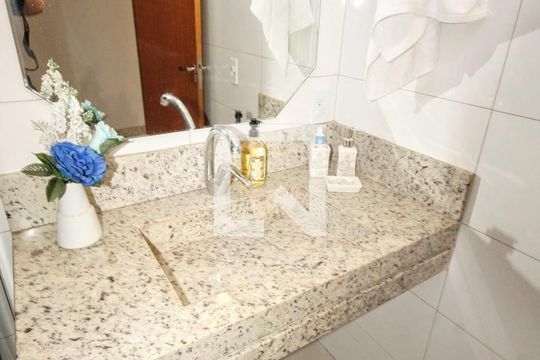 banheiro 1 de casa à venda com 5 quartos, 390m² em Bandeirantes (pampulha), Belo Horizonte