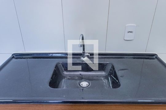 Sala/cozinha de apartamento à venda com 2 quartos, 34m² em Nossa Senhora do O, São Paulo