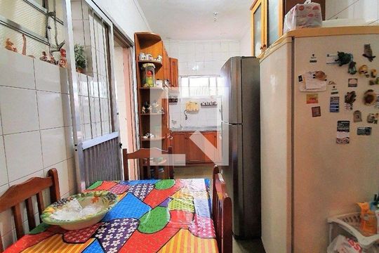 Cozinha de apartamento à venda com 3 quartos, 103m² em Floresta, Porto Alegre