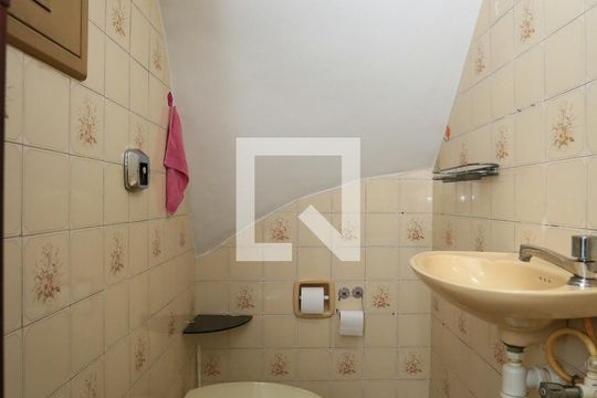 Lavabo de casa para alugar com 2 quartos, 186m² em Parque Esmeralda, São Paulo
