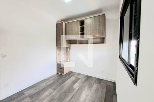 Quarto 1 de apartamento para alugar com 2 quartos, 43m² em Km 18, Osasco