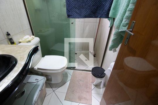 Banheiro quarto 1 de casa à venda com 2 quartos, 185m² em Vila Silvia, São Paulo
