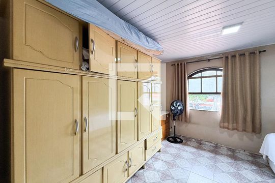 quarto 1 de casa à venda com 3 quartos, 184m² em Vila Santista, São Paulo