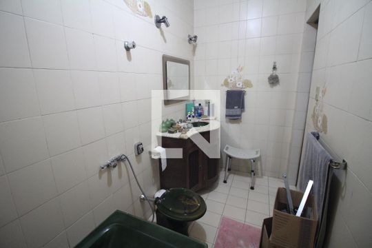 Suite Quarto 1 de casa à venda com 4 quartos, 475m² em Bairro da Glória, Contagem