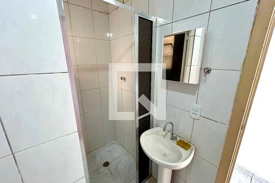 Banheiro e Área de Serviço  de apartamento à venda com 1 quarto, 35m² em Jardim Santa Mena, Guarulhos