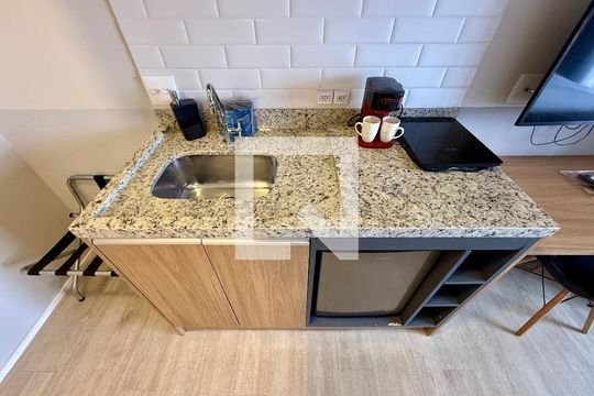 Cozinha  de kitnet/studio à venda com 0 quarto, 22m² em Jardim das Acacias, São Paulo