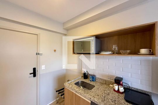 Cozinha  de kitnet/studio à venda com 0 quarto, 22m² em Jardim das Acacias, São Paulo