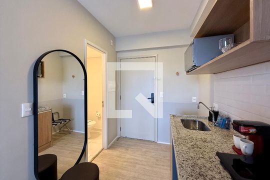 Cozinha  de kitnet/studio à venda com 0 quarto, 22m² em Jardim das Acacias, São Paulo