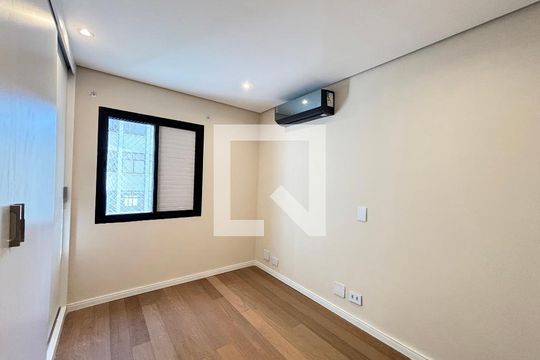 Quarto 1 de apartamento para alugar com 3 quartos, 94m² em Vila Olímpia, São Paulo