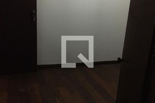 Casa para alugar com 4 quartos, 590m² em Cinquentenario, Belo Horizonte