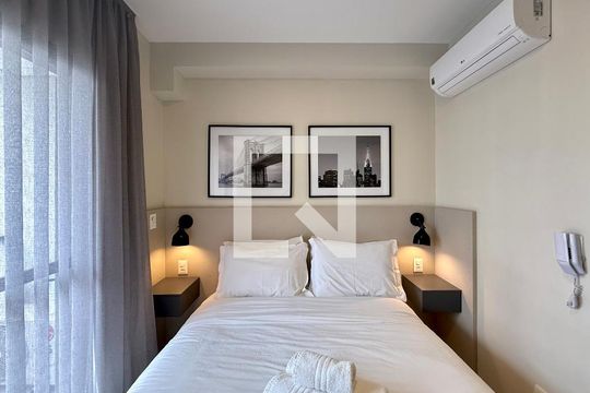 Quarto de kitnet/studio à venda com 1 quarto, 22m² em Jardim das Acacias, São Paulo