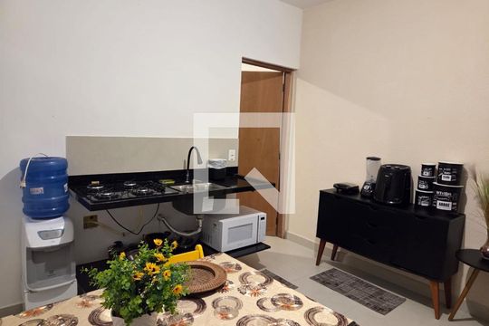 Sala/cozinha de casa para alugar com 1 quarto, 90m² em Jardim Santa Mena, Guarulhos