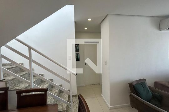 Corredor de apartamento à venda com 4 quartos, 160m² em Vila Valqueire, Rio de Janeiro