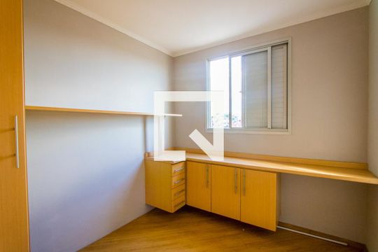 Quarto de apartamento à venda com 3 quartos, 68m² em Jardim do Estádio, Santo André