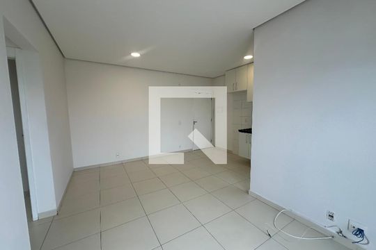 Sala de apartamento à venda com 2 quartos, 55m² em Jardim Sao Pedro, Barueri