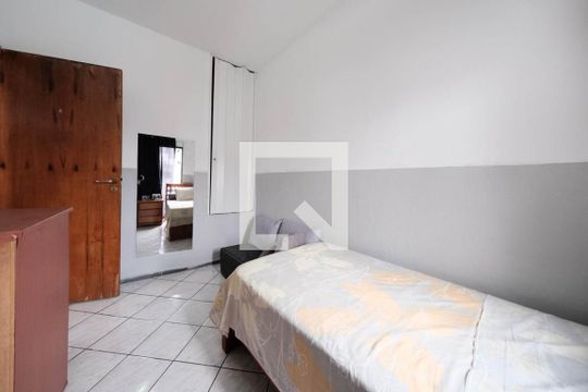 Casa à venda com 5 quartos, 135m² em Vila Nhocuné, São Paulo
