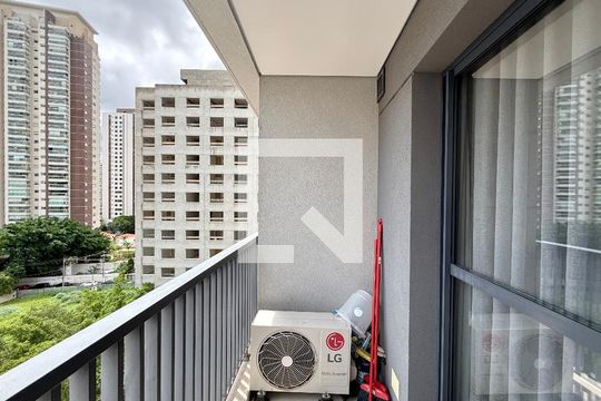 Sacada de kitnet/studio à venda com 1 quarto, 22m² em Jardim das Acacias, São Paulo