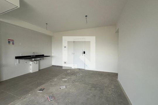 Sala de apartamento à venda com 2 quartos, 70m² em Vila Creti, Barueri