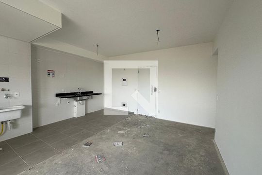 Sala de apartamento à venda com 2 quartos, 70m² em Vila Creti, Barueri