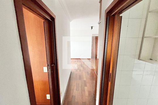 Corredor de apartamento à venda com 2 quartos, 60m² em Lauzane Paulista, São Paulo