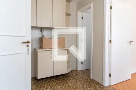Cozinha de apartamento para alugar com 3 quartos, 180m² em Batel, Curitiba