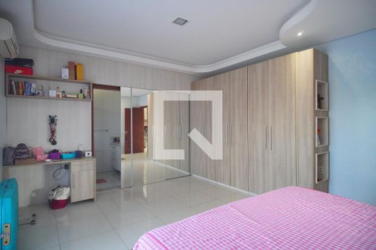 Suíte de casa à venda com 3 quartos, 400m² em Scharlau, São Leopoldo
