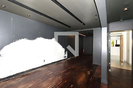 Sala de casa para alugar com 3 quartos, 185m² em São João, Porto Alegre