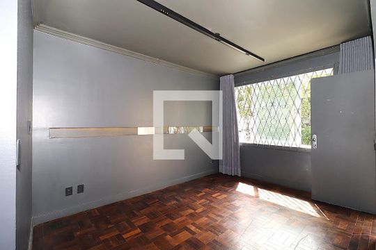 Sala de casa para alugar com 3 quartos, 185m² em São João, Porto Alegre