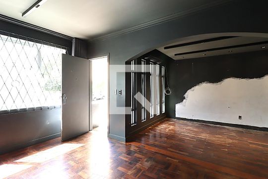 Sala de casa para alugar com 3 quartos, 185m² em São João, Porto Alegre