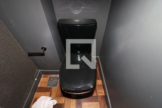 Lavabo da Sala de casa para alugar com 3 quartos, 185m² em São João, Porto Alegre