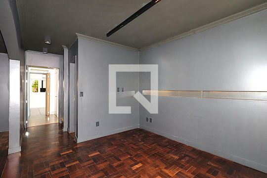 Sala de casa para alugar com 3 quartos, 185m² em São João, Porto Alegre